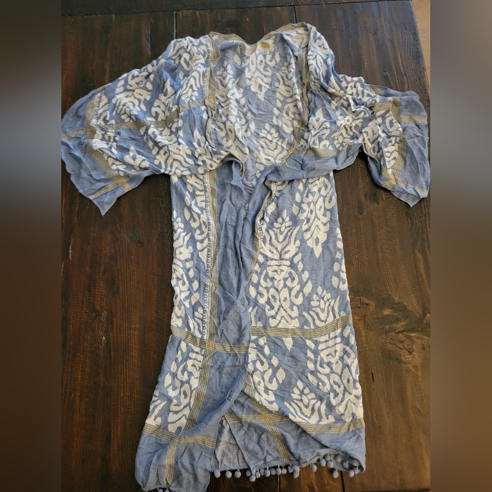 Blue and White Patterned Kimono Wrap